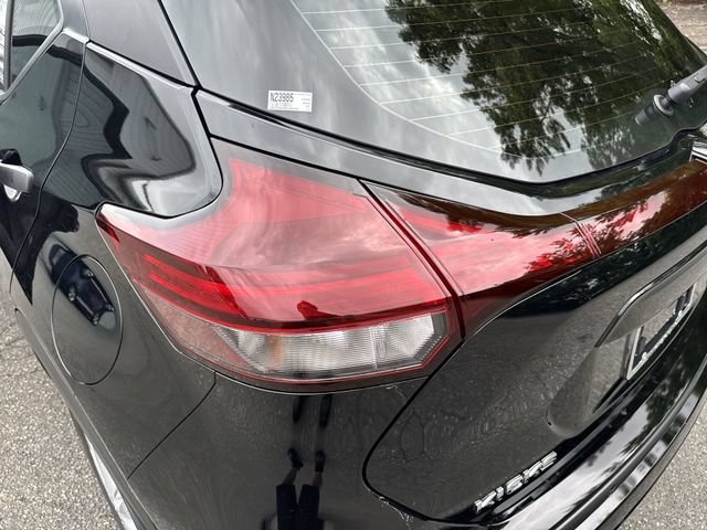 New 2025 Nissan Kicks Play S FWD image 32