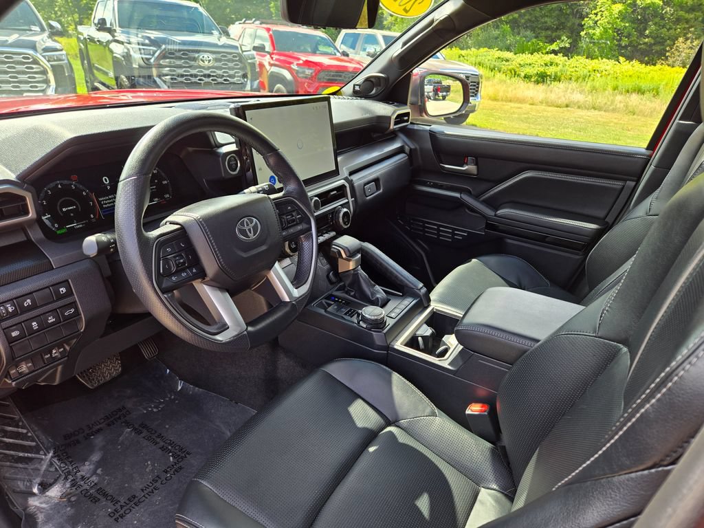 Used 2025 Toyota 4Runner Limited w/ Tow Technology Package AWD/4WD image 14