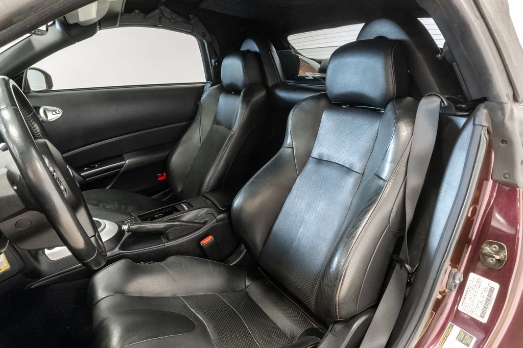 Used 2006 Nissan 350Z Grand Touring RWD image 9