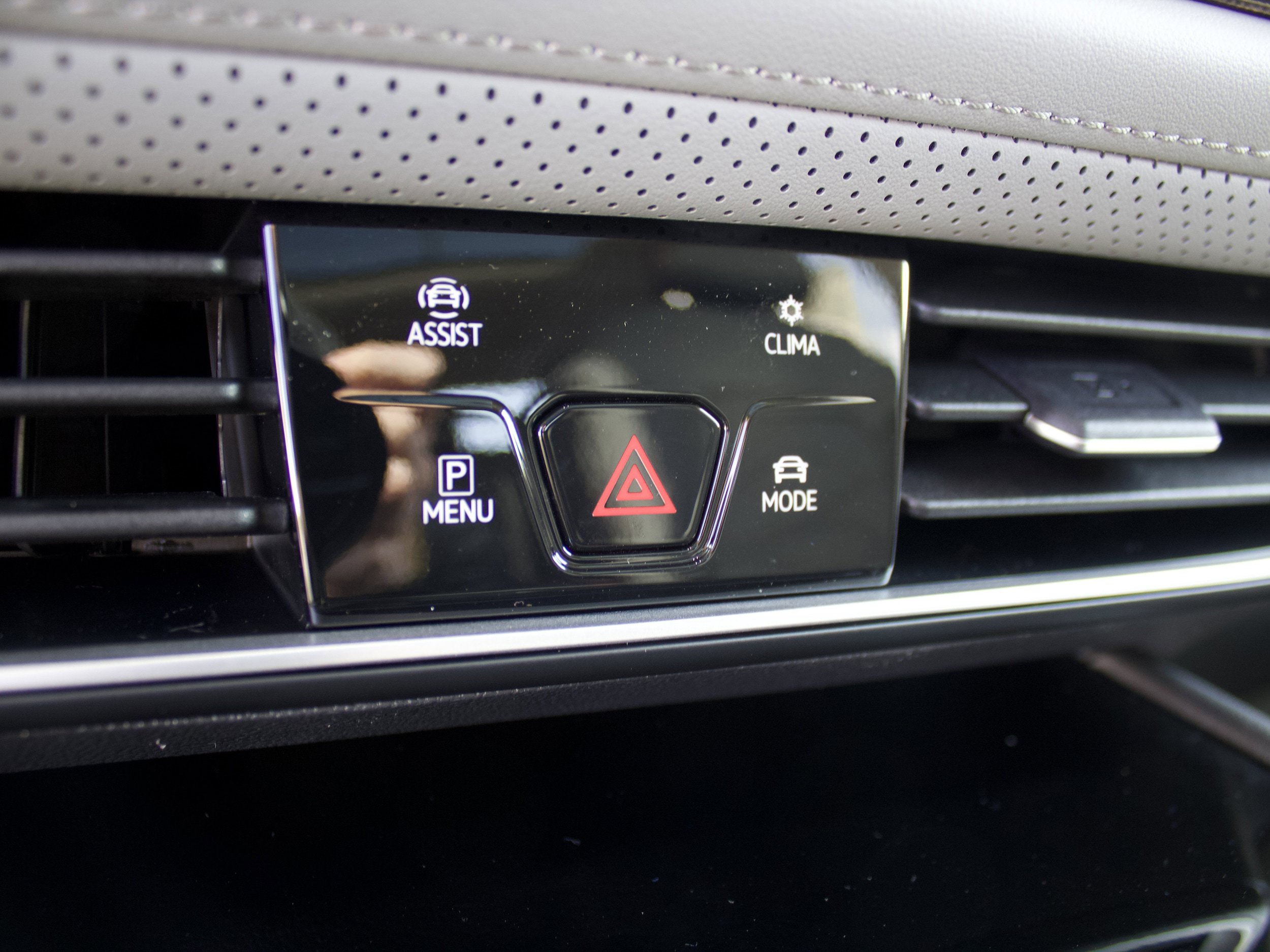 New 2026 Volkswagen Atlas Peak Edition AWD/4WD image 23