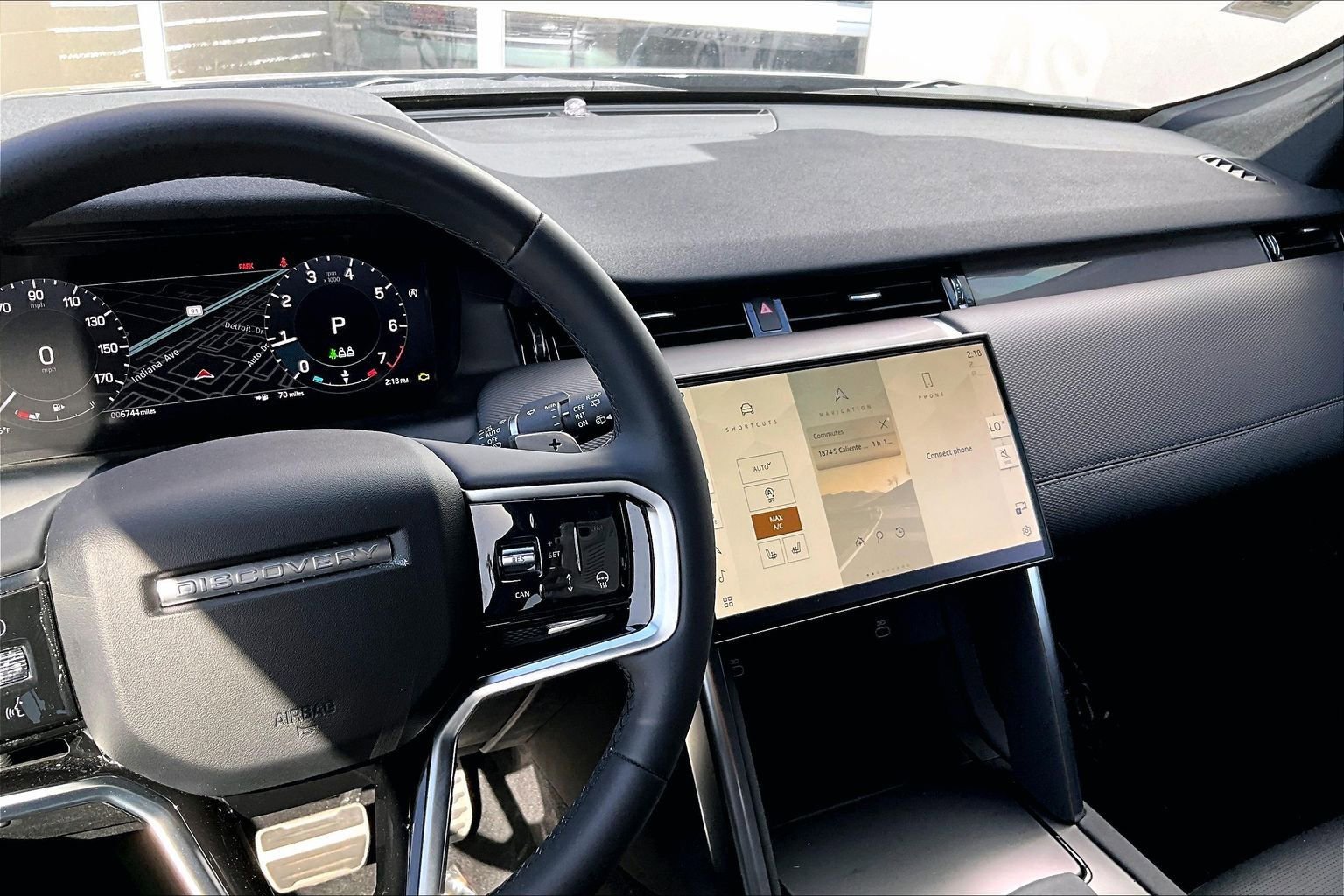 Used 2024 Land Rover Discovery Sport Dynamic SE image 6