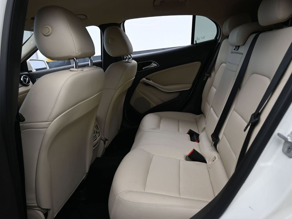 Used 2018 Mercedes-Benz GLA 250 image 32