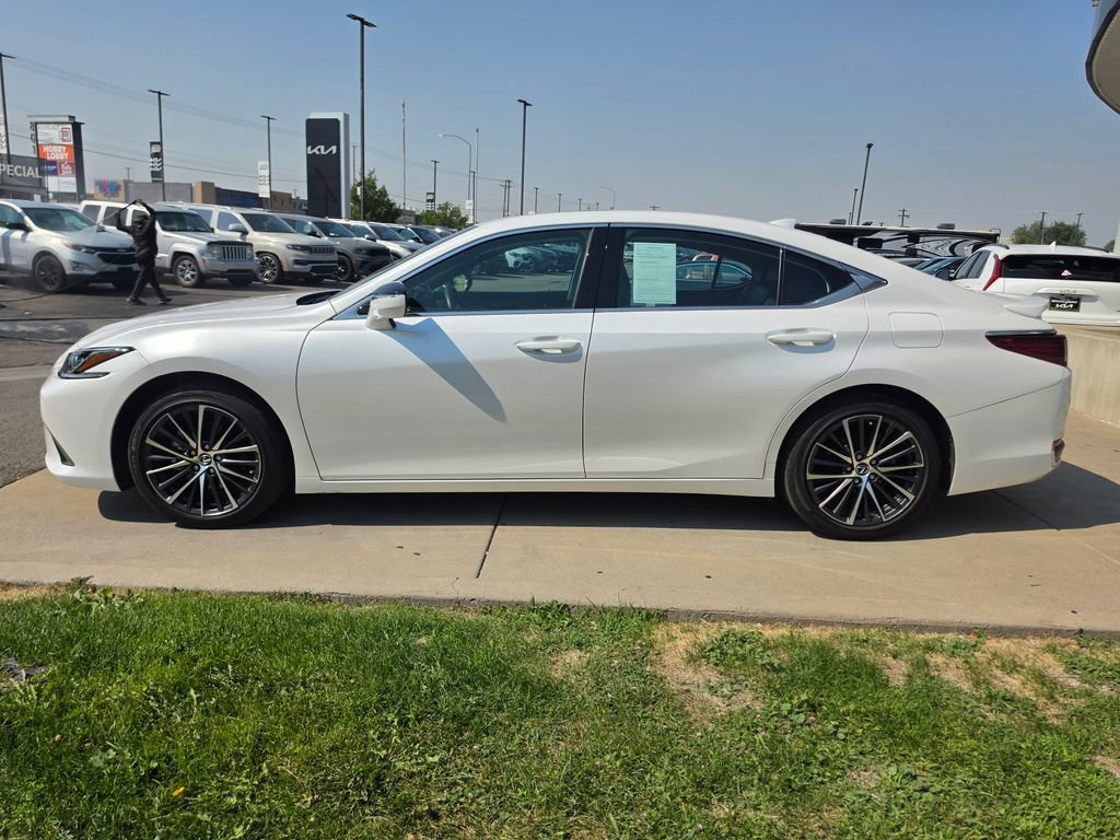 Used 2024 Lexus ES 300h w/ Premium Package FWD image 9