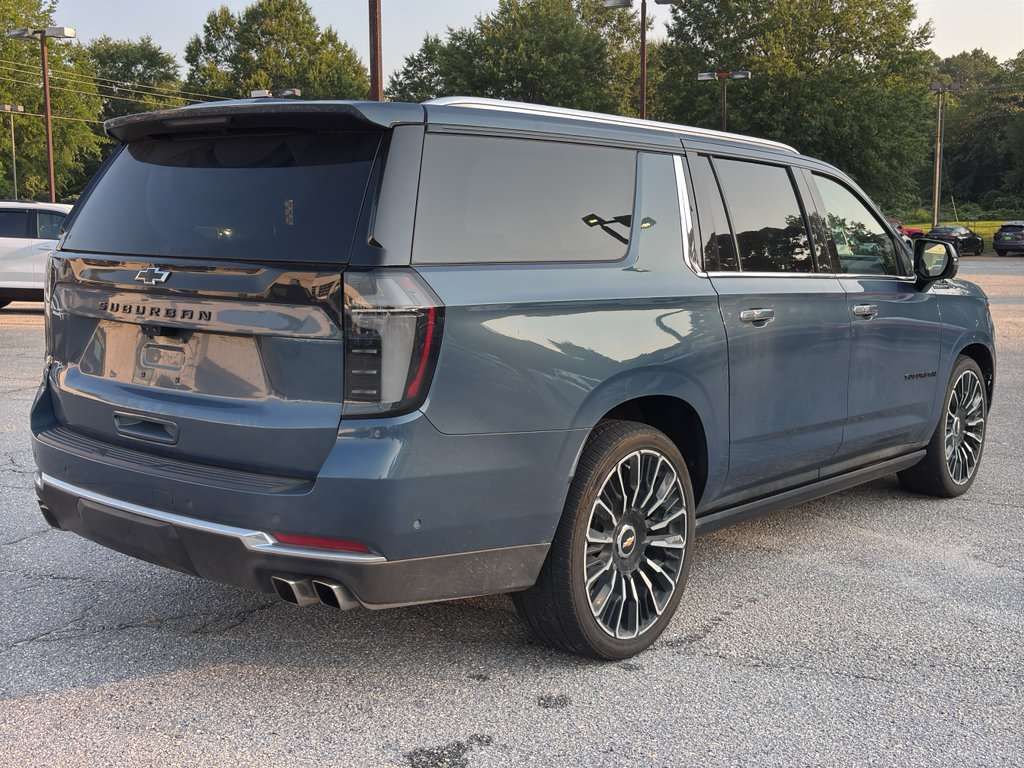 Used 2025 Chevrolet Suburban High Country AWD/4WD image 8
