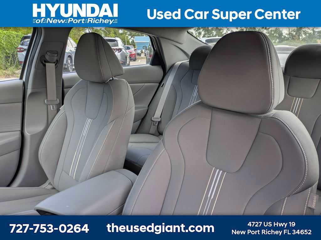 Certified 2024 Hyundai Elantra SEL FWD image 7
