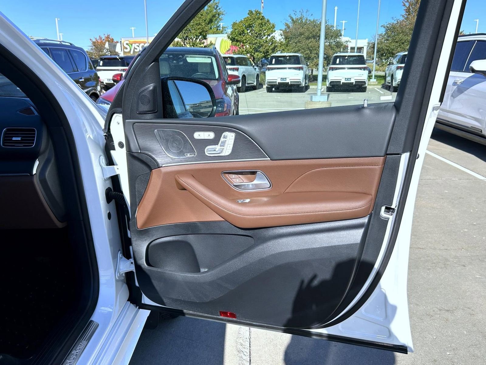 Used 2025 Mercedes-Benz GLS 450 4MATIC image 15