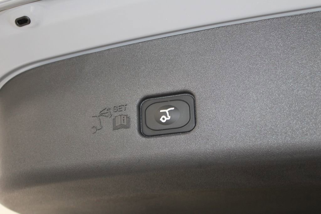 New 2026 Lincoln Nautilus Premier w/ Equipment Group 102A image 18