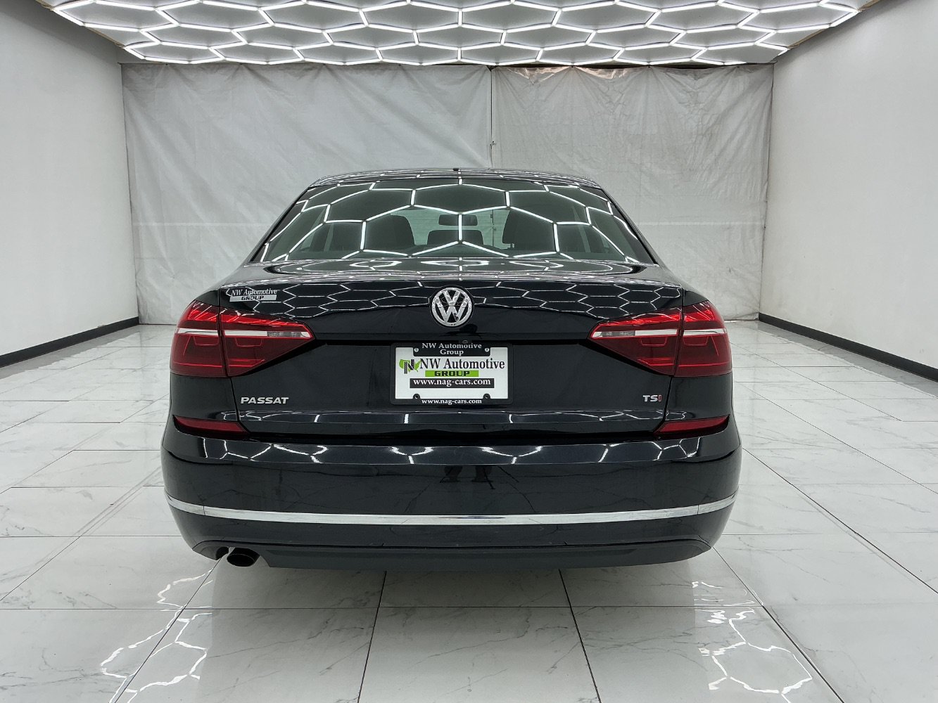 Used 2018 Volkswagen Passat 2.0T S w/ Driver Assistance Package FWD image 10