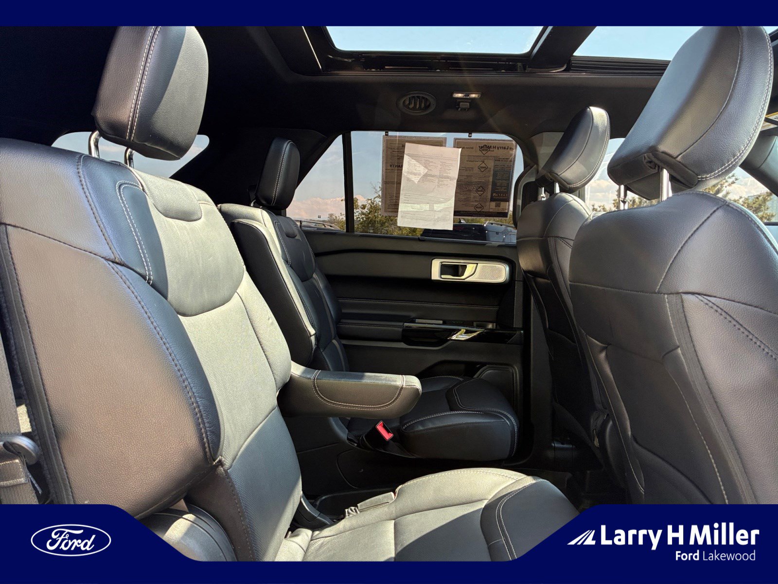 Used 2021 Ford Explorer ST w/ Equipment Group 401A AWD/4WD image 18
