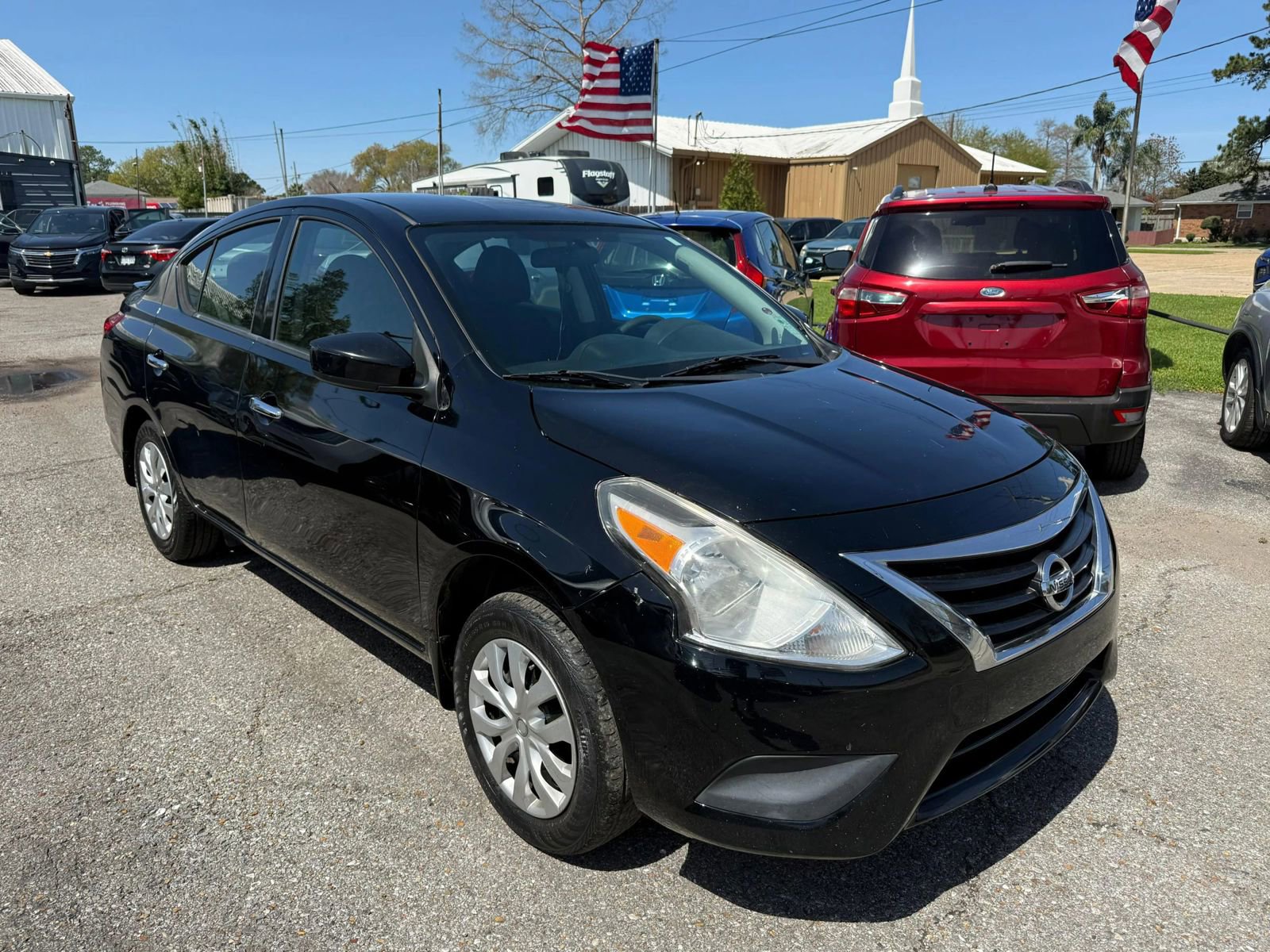 Used 2018 Nissan Versa SV image 2