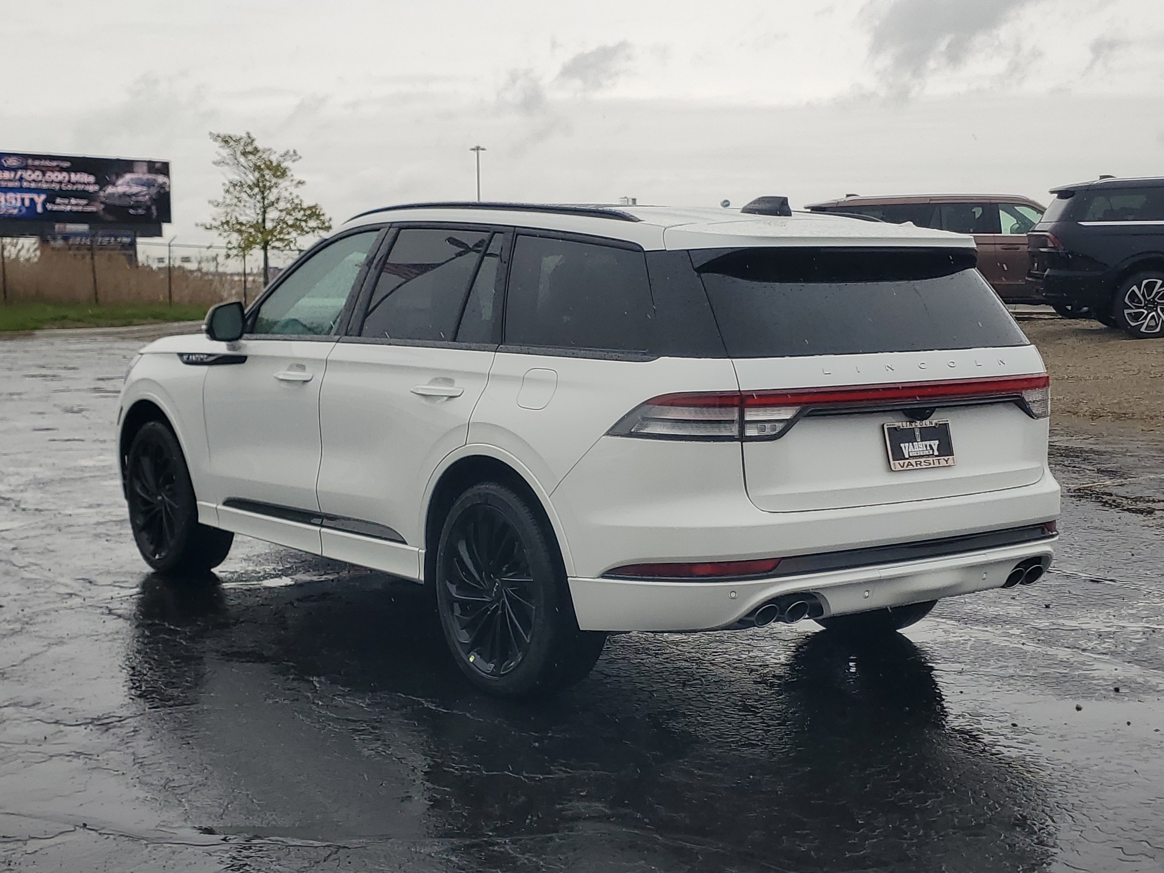 New 2026 Lincoln Aviator Reserve AWD/4WD image 3