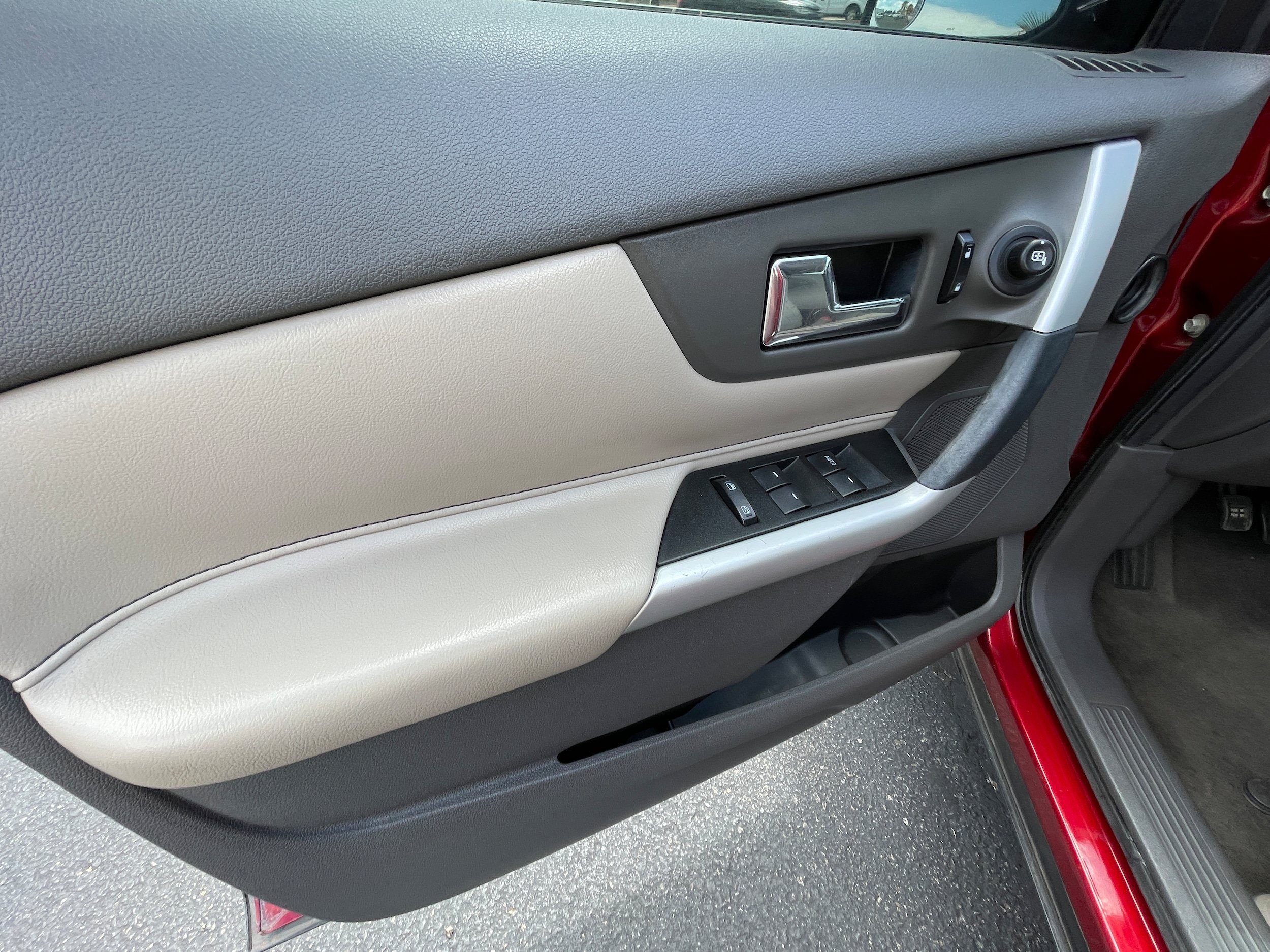 Used 2013 Ford Edge SEL FWD image 11