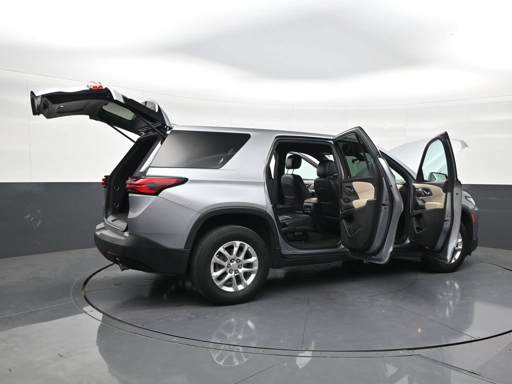 Used 2023 Chevrolet Traverse LS FWD image 27