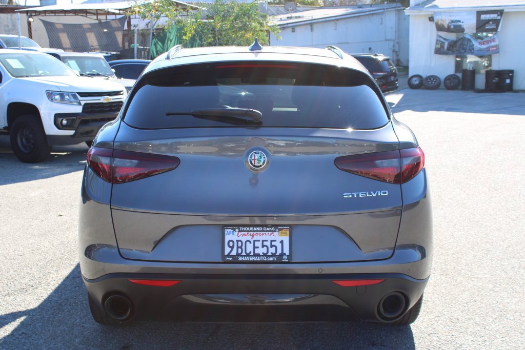 Used 2022 Alfa Romeo Stelvio Sprint image 5