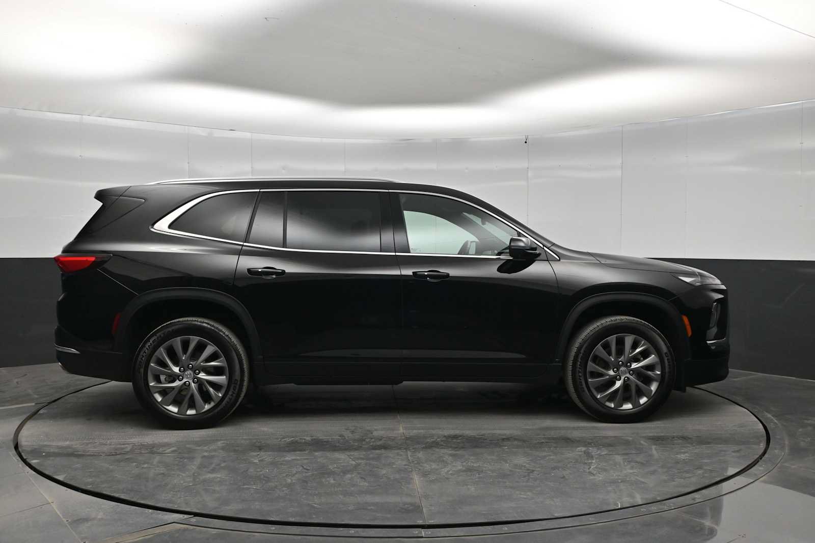 Used 2026 Buick Enclave Preferred FWD image 9