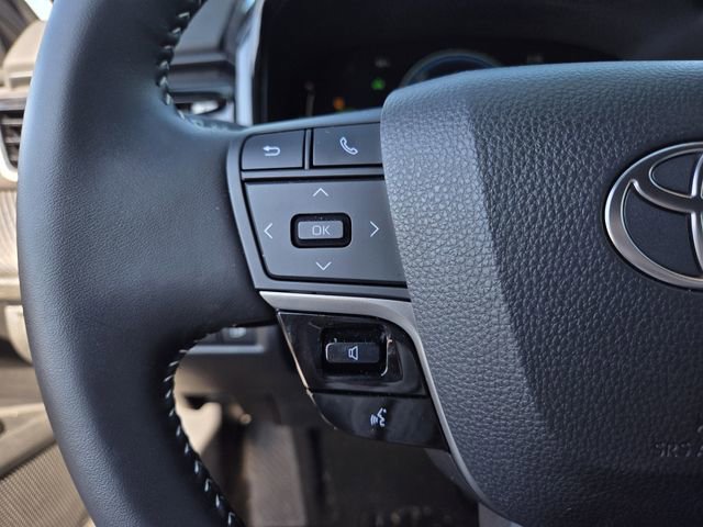 Used 2025 Toyota Camry SE w/ Convenience Package image 25