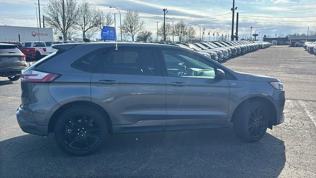 Certified 2024 Ford Edge ST-Line AWD/4WD image 3