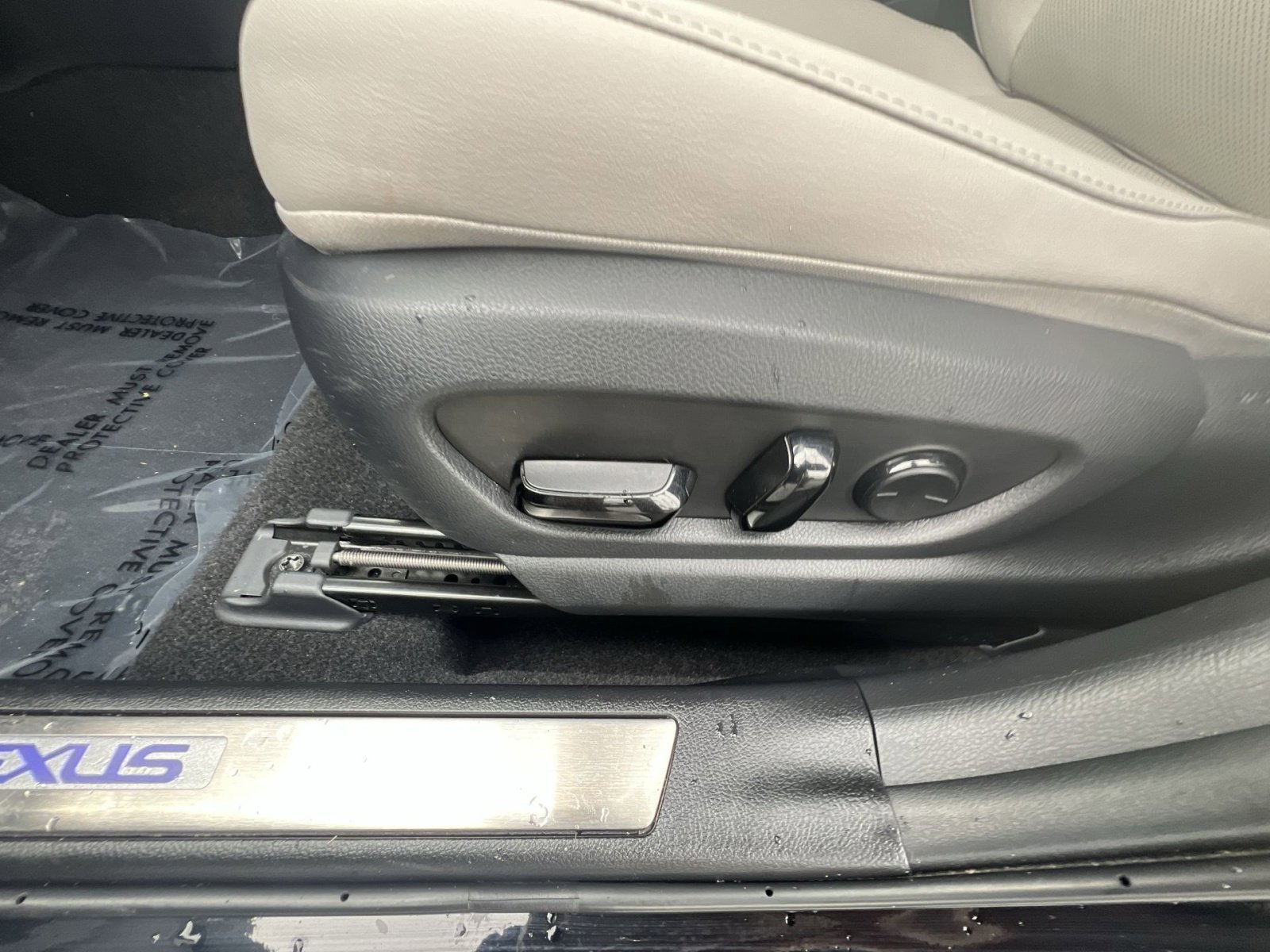 Used 2023 Lexus UX 250h FWD w/ Accessory Package (Z1) image 14