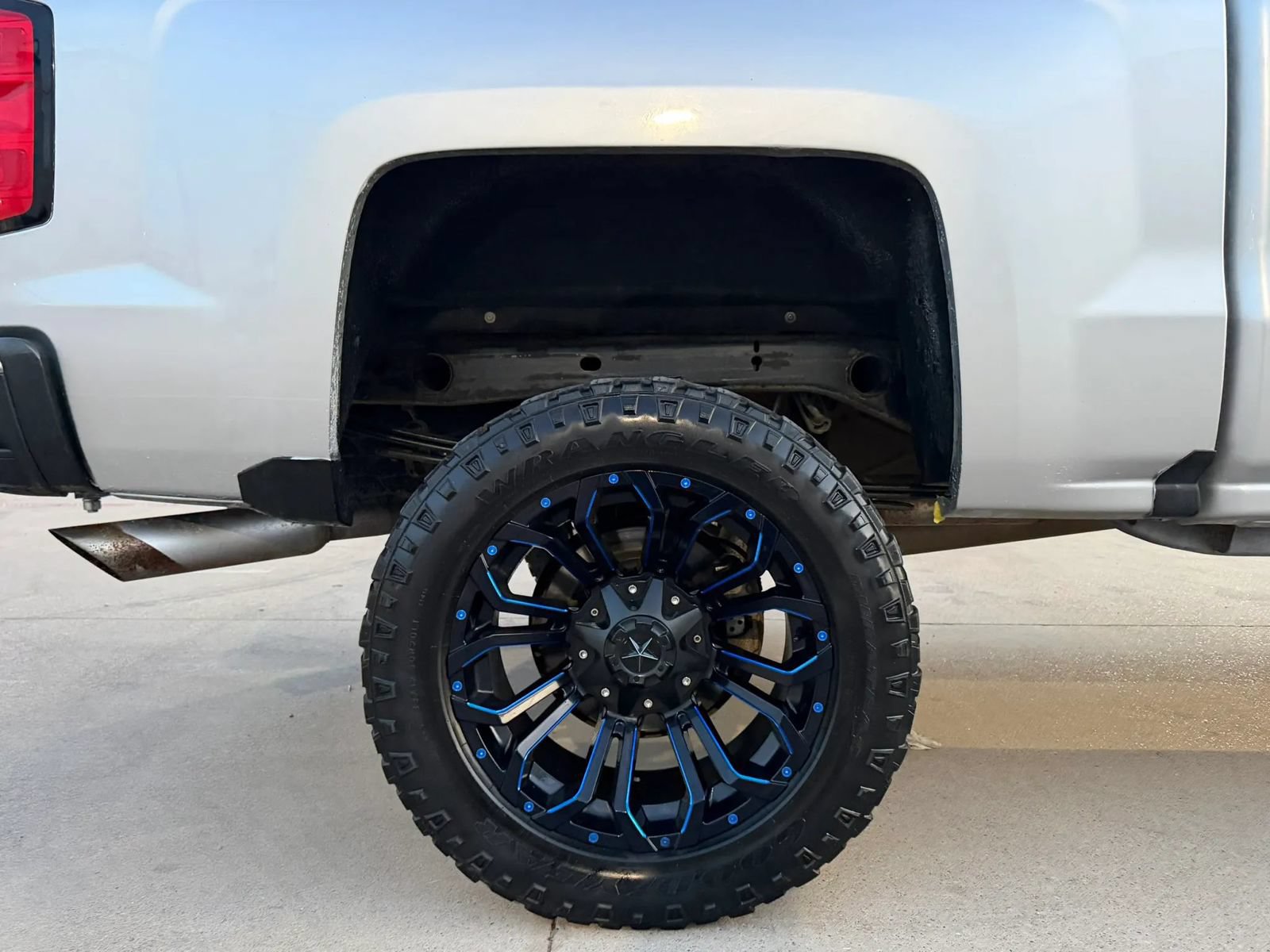Used 2017 Chevrolet Silverado 1500 LT w/ All Star Edition AWD/4WD image 38