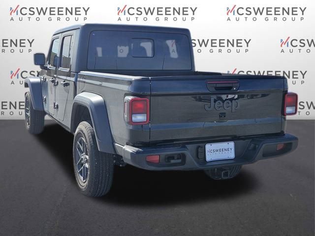 Used 2025 Jeep Gladiator Sport image 3
