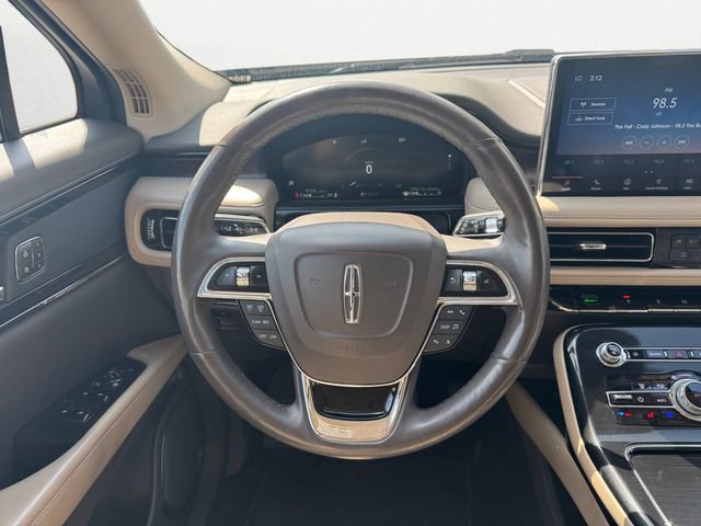 Used 2022 Lincoln Nautilus Reserve image 12