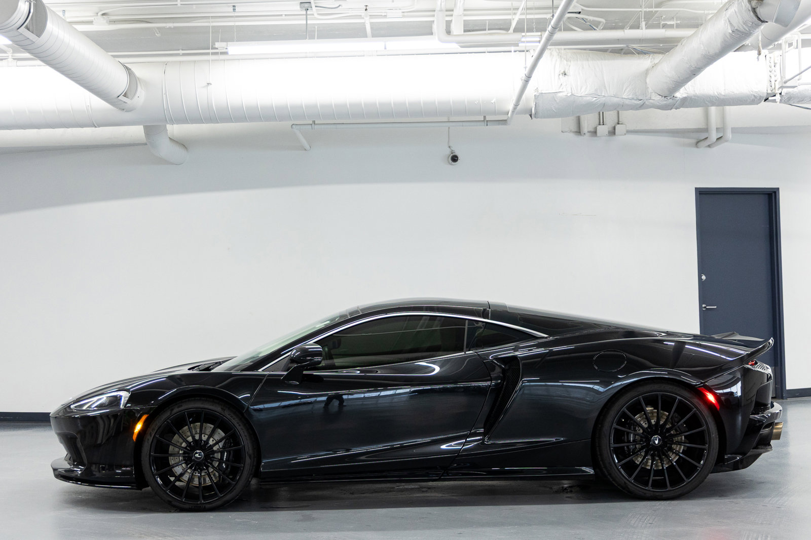 Used 2020 McLaren GT image 3