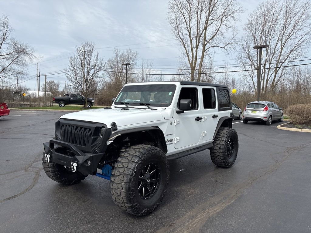 Used 2018 Jeep Wrangler Unlimited Sahara image 3