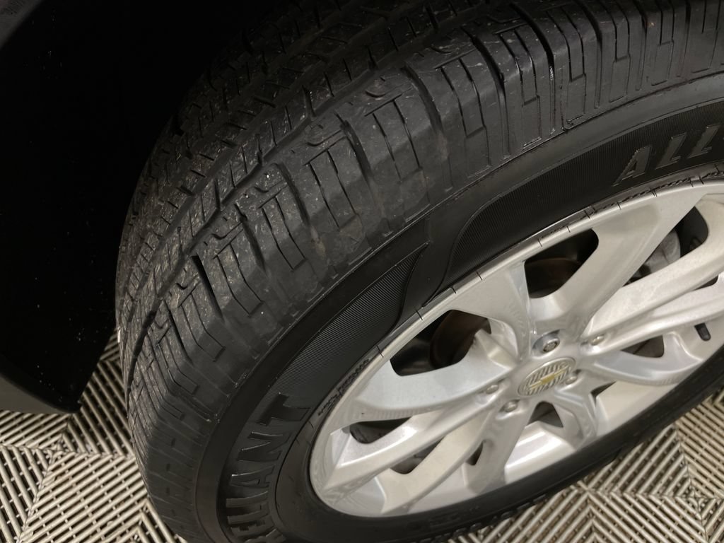 Certified 2021 Chevrolet Equinox LT FWD image 44
