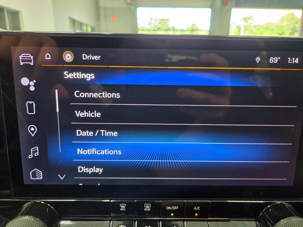 Used 2023 Chevrolet Colorado Trail Boss w/ Technology Package AWD/4WD image 45