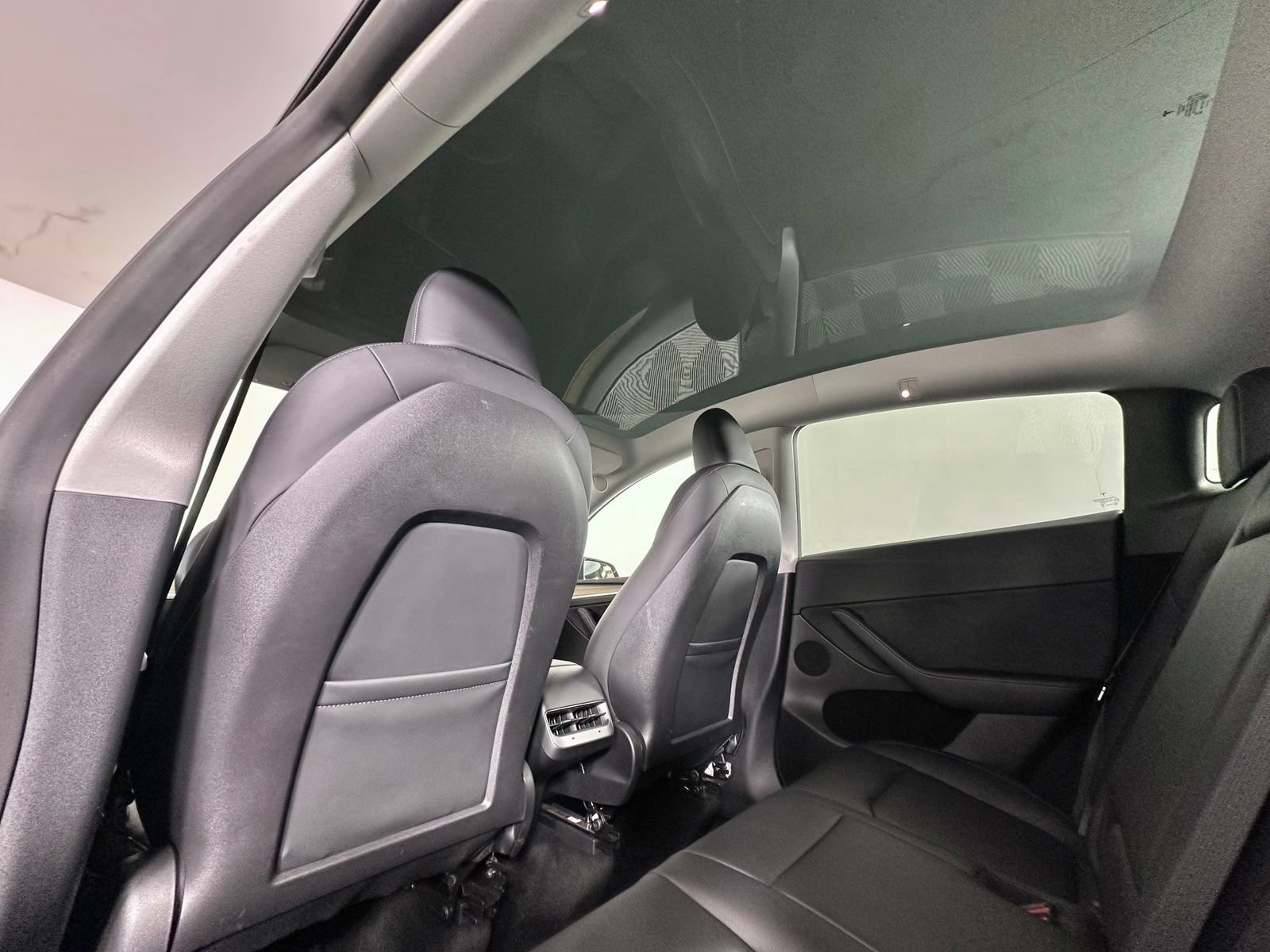 Used 2022 Tesla Model Y Long Range AWD/4WD image 6