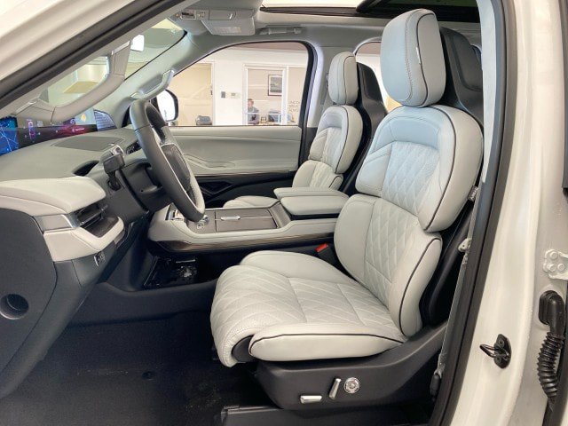 New 2026 Lincoln Navigator L Black Label AWD/4WD image 20