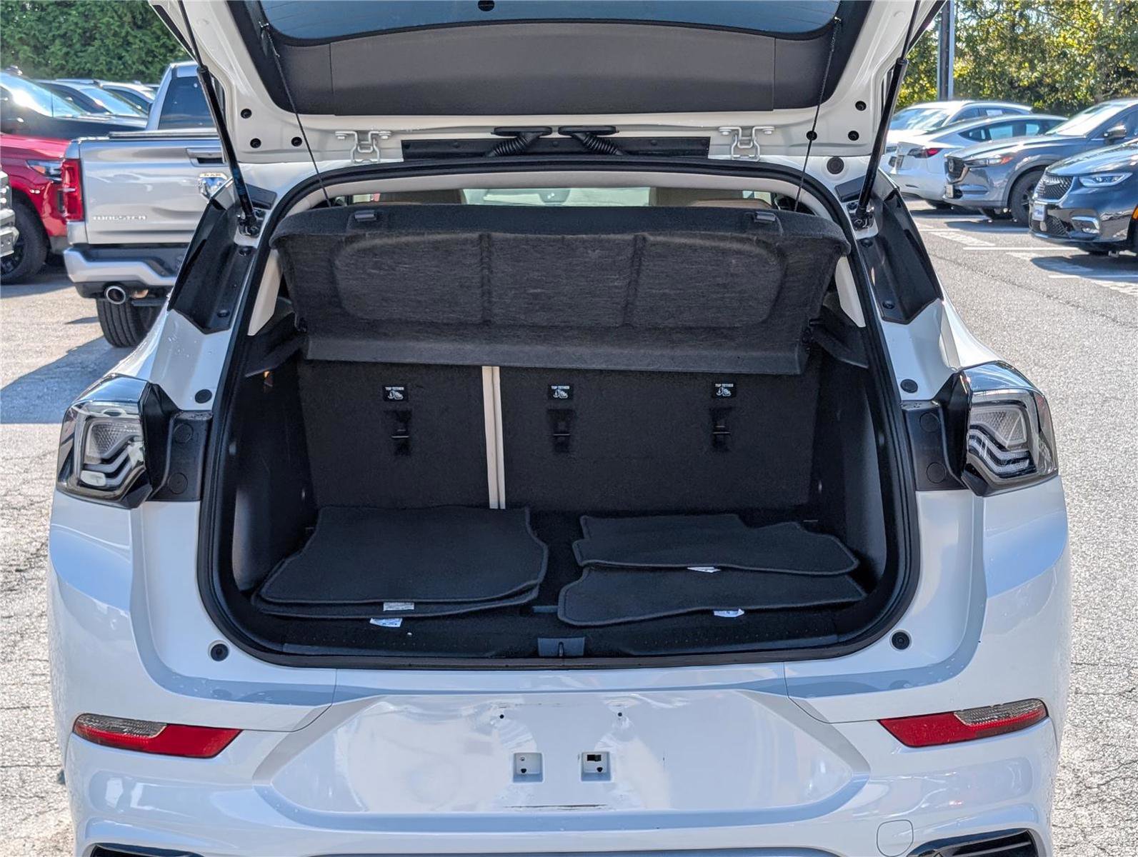 Used 2024 Buick Encore GX Avenir image 14