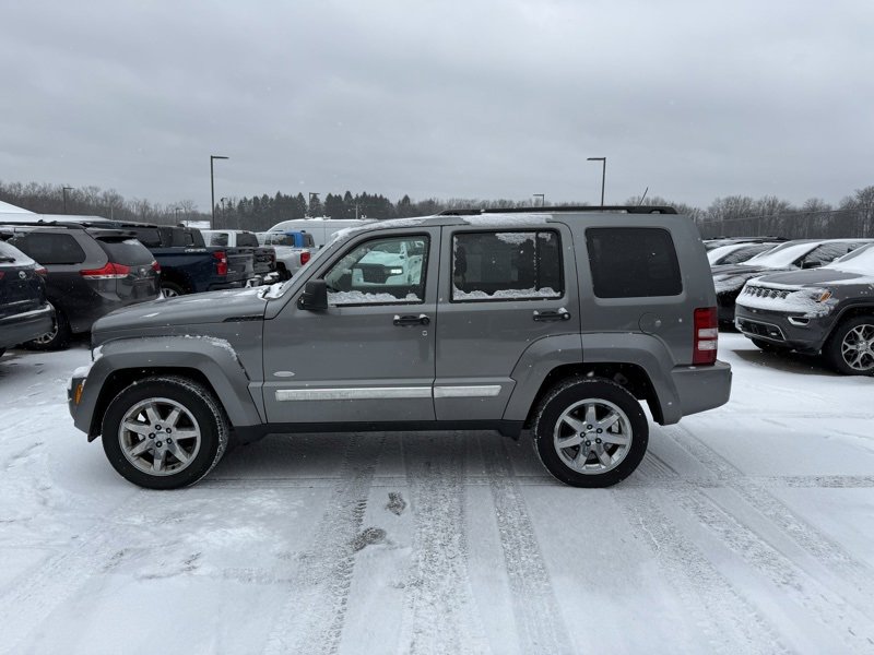 Used 2012 Jeep Liberty Sport image 9