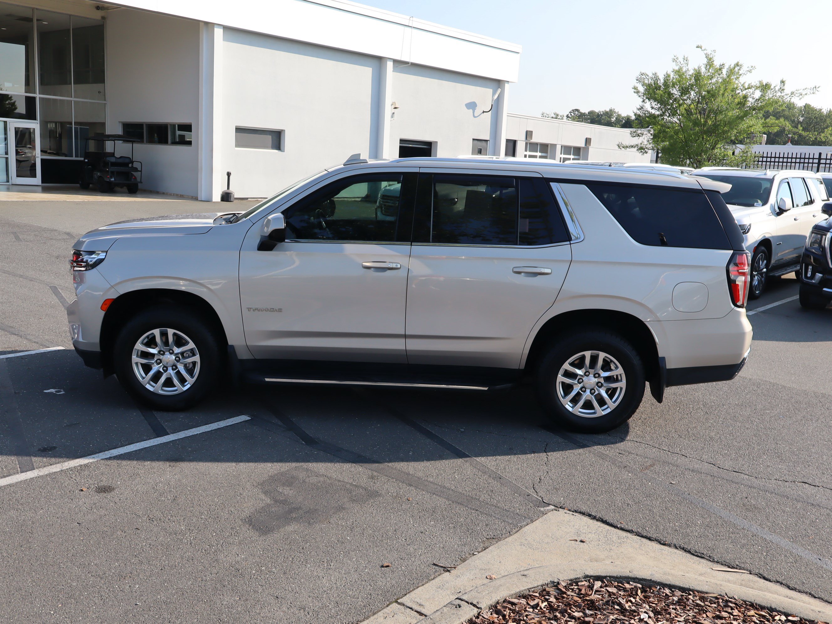 Used 2022 Chevrolet Tahoe LS RWD image 7