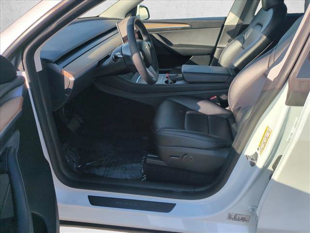 Used 2023 Tesla Model Y AWD image 17