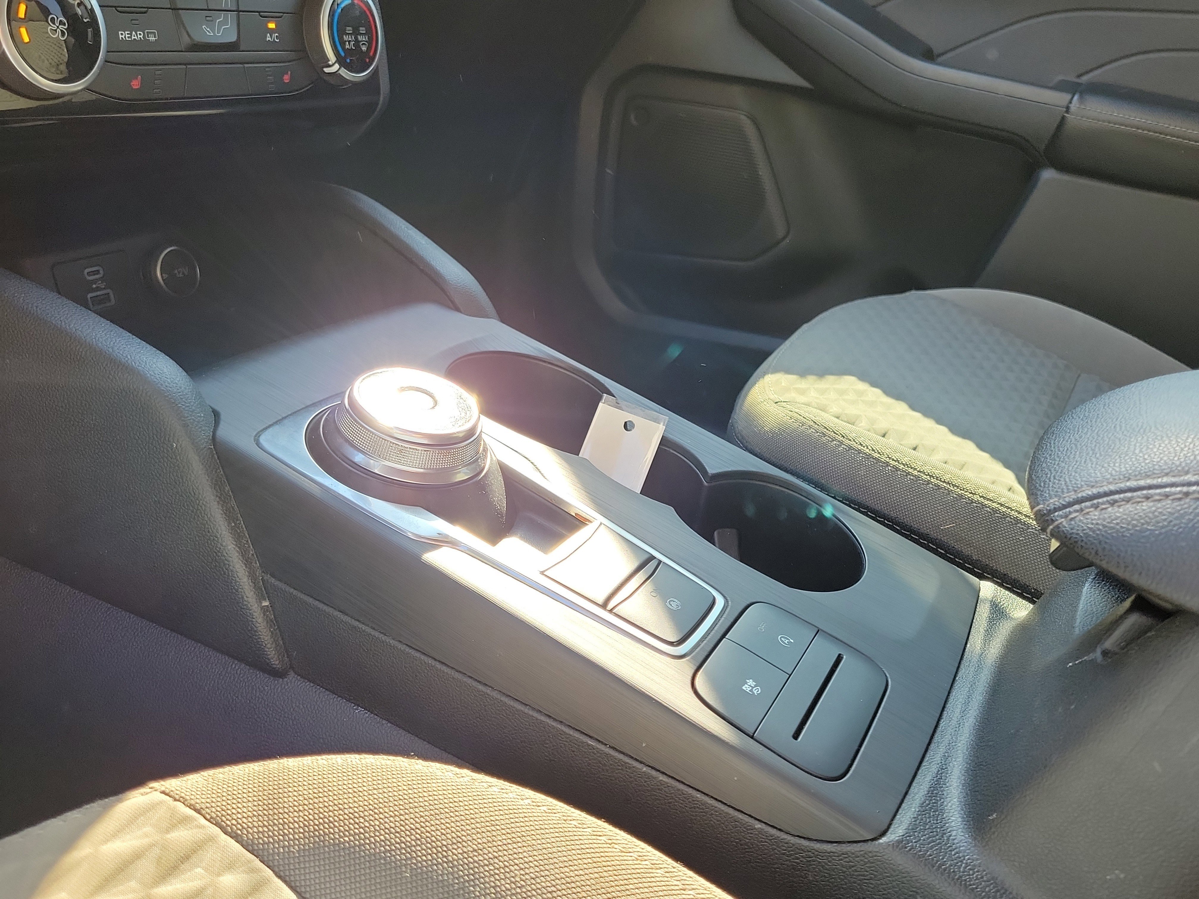 Used 2021 Ford Escape SE image 29