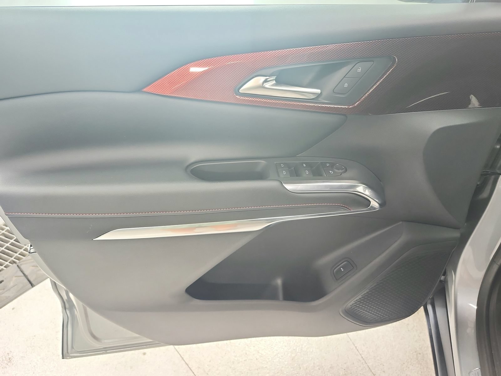 Used 2025 Chevrolet Traverse Z71 AWD/4WD image 36
