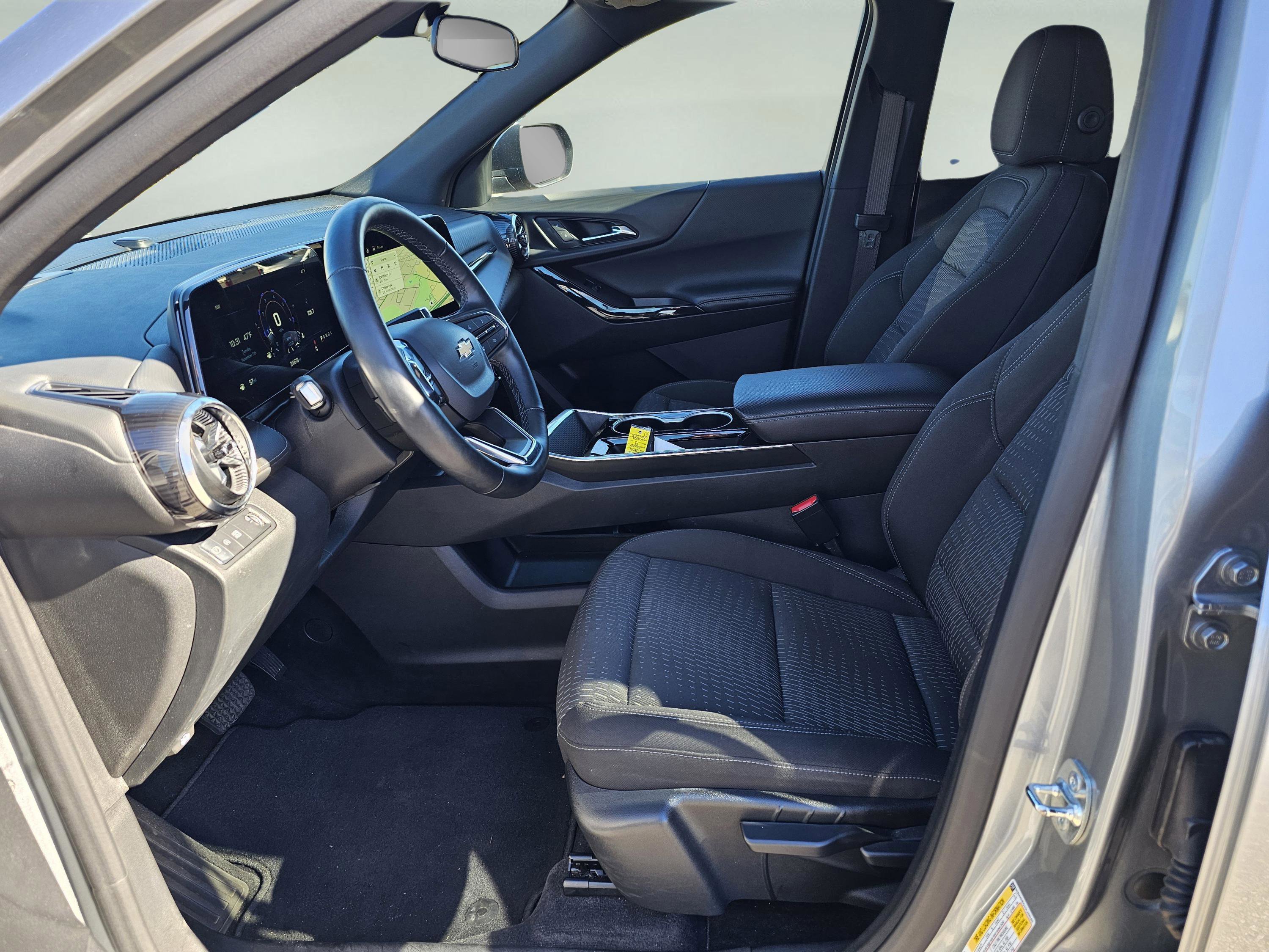 Used 2025 Chevrolet Equinox LT image 16