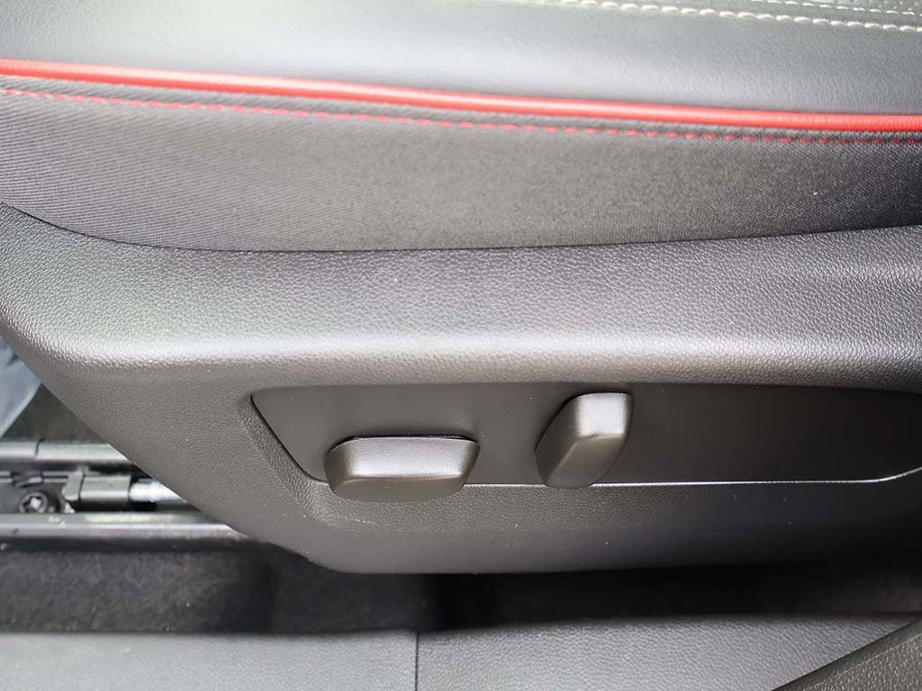 Used 2023 Buick Envision Essence w/ Sport Touring Package image 35