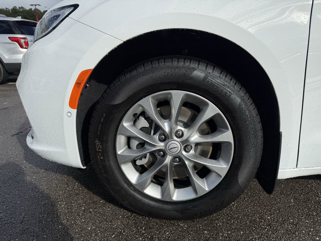 New 2026 Chrysler Pacifica Select image 10