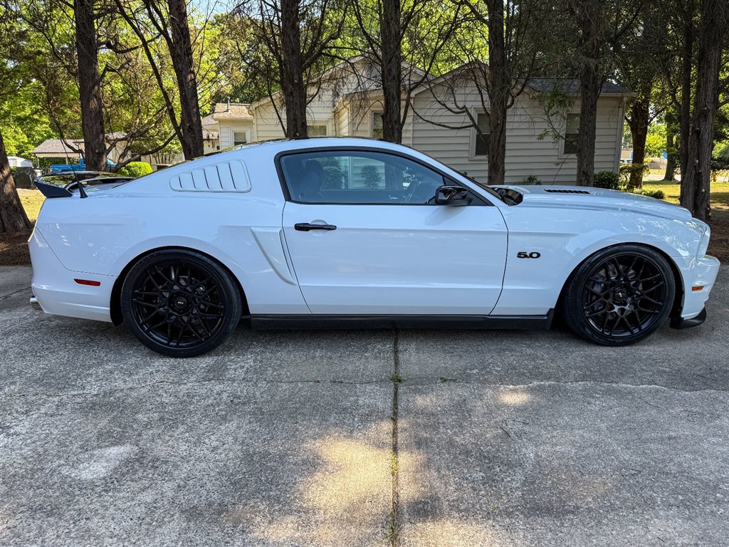 Used 2014 Ford Mustang GT Premium w/ GT Track Package RWD image 36