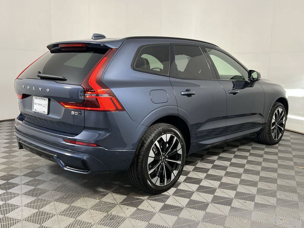 New 2026 Volvo XC60 B5 Plus w/ Climate Package image 8