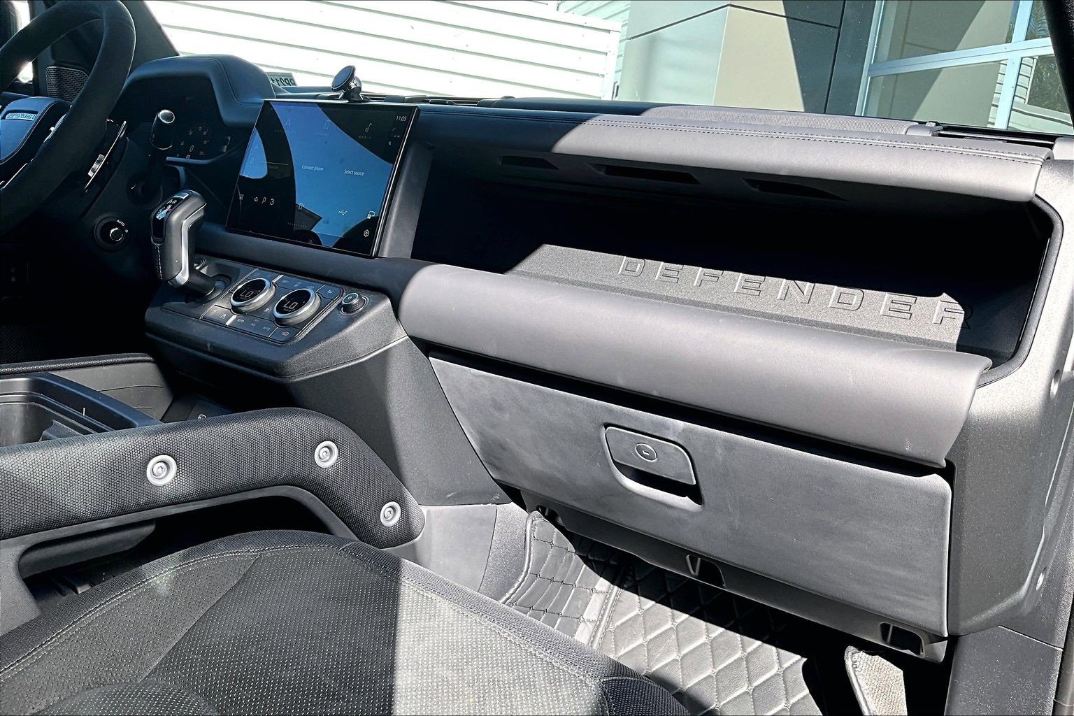 Used 2023 Land Rover Defender 110 V8 image 16