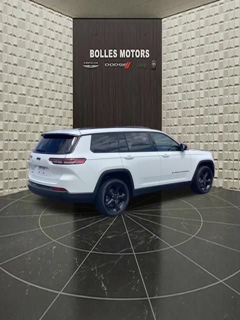 Certified 2023 Jeep Grand Cherokee L Altitude AWD/4WD image 6