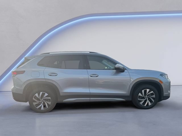 Certified 2025 Volkswagen Tiguan S FWD image 4