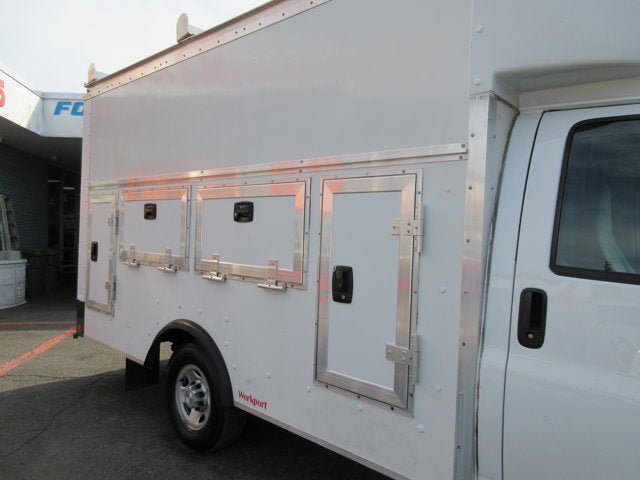 Used 2017 Chevrolet Express 3500 image 11