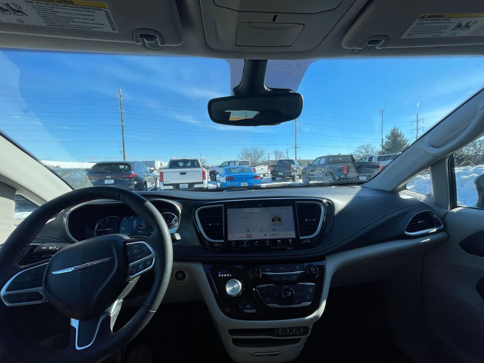 Used 2023 Chrysler Pacifica Touring-L image 35