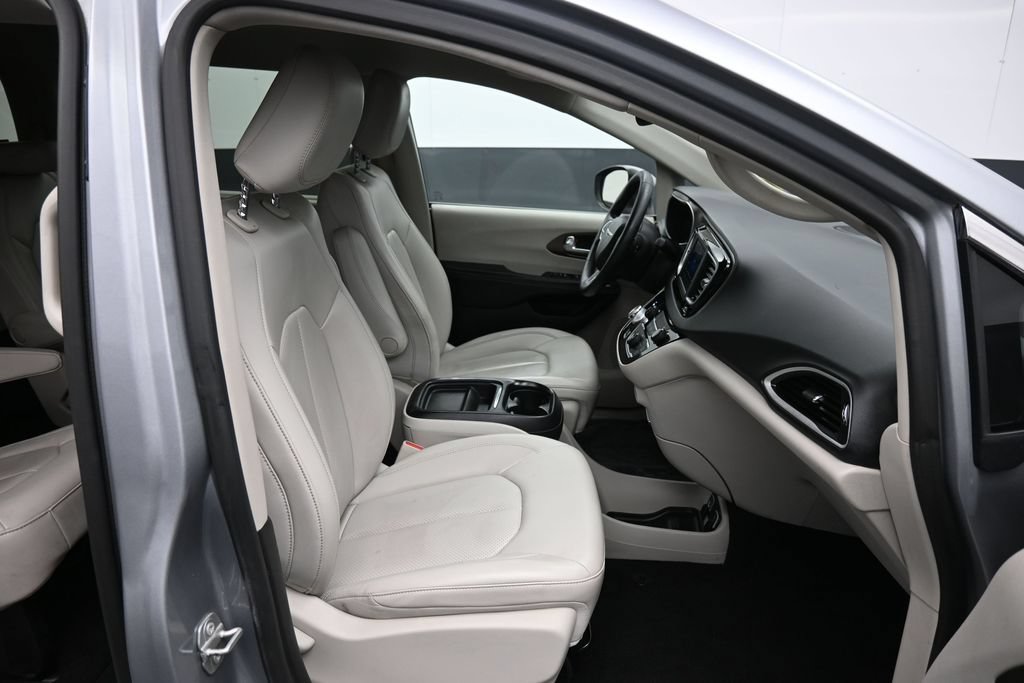 Used 2021 Chrysler Voyager Lxi FWD image 26