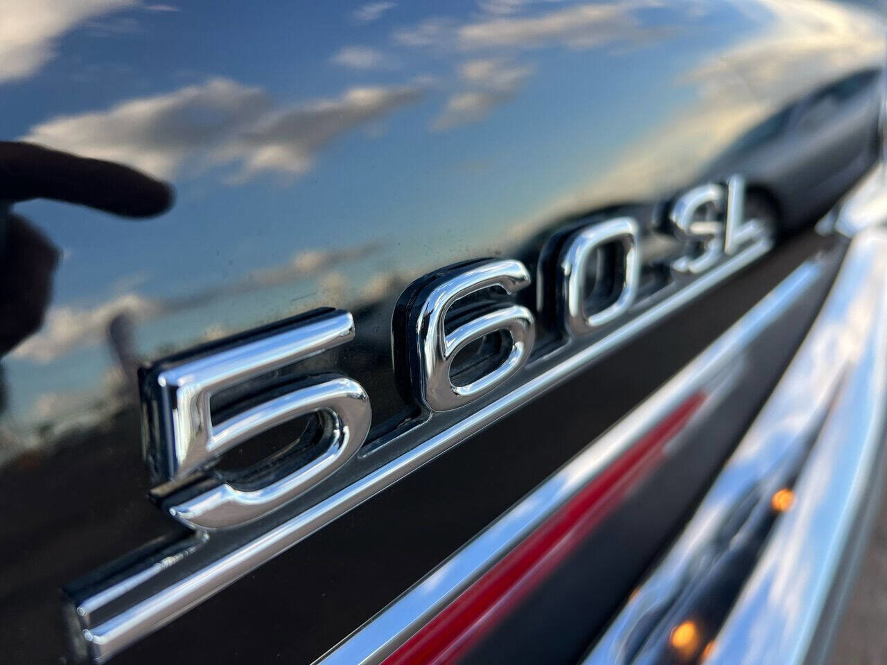 Used 1987 Mercedes-Benz 560 SL image 17