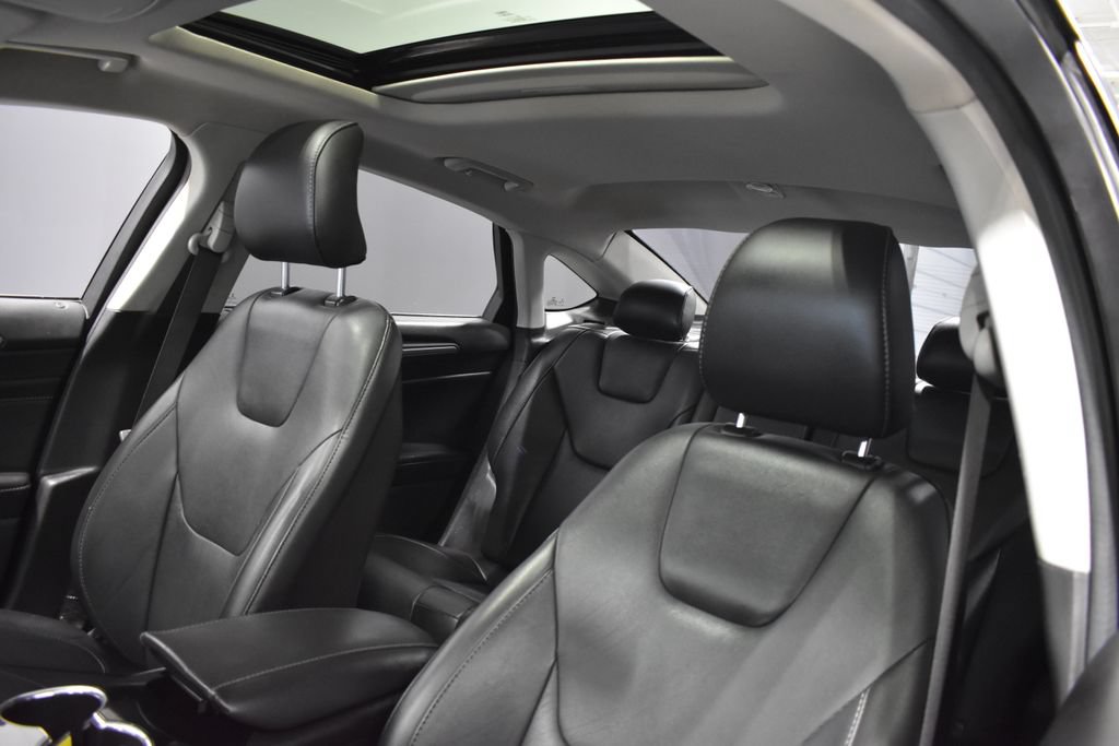 Used 2016 Ford Fusion Titanium FWD image 16
